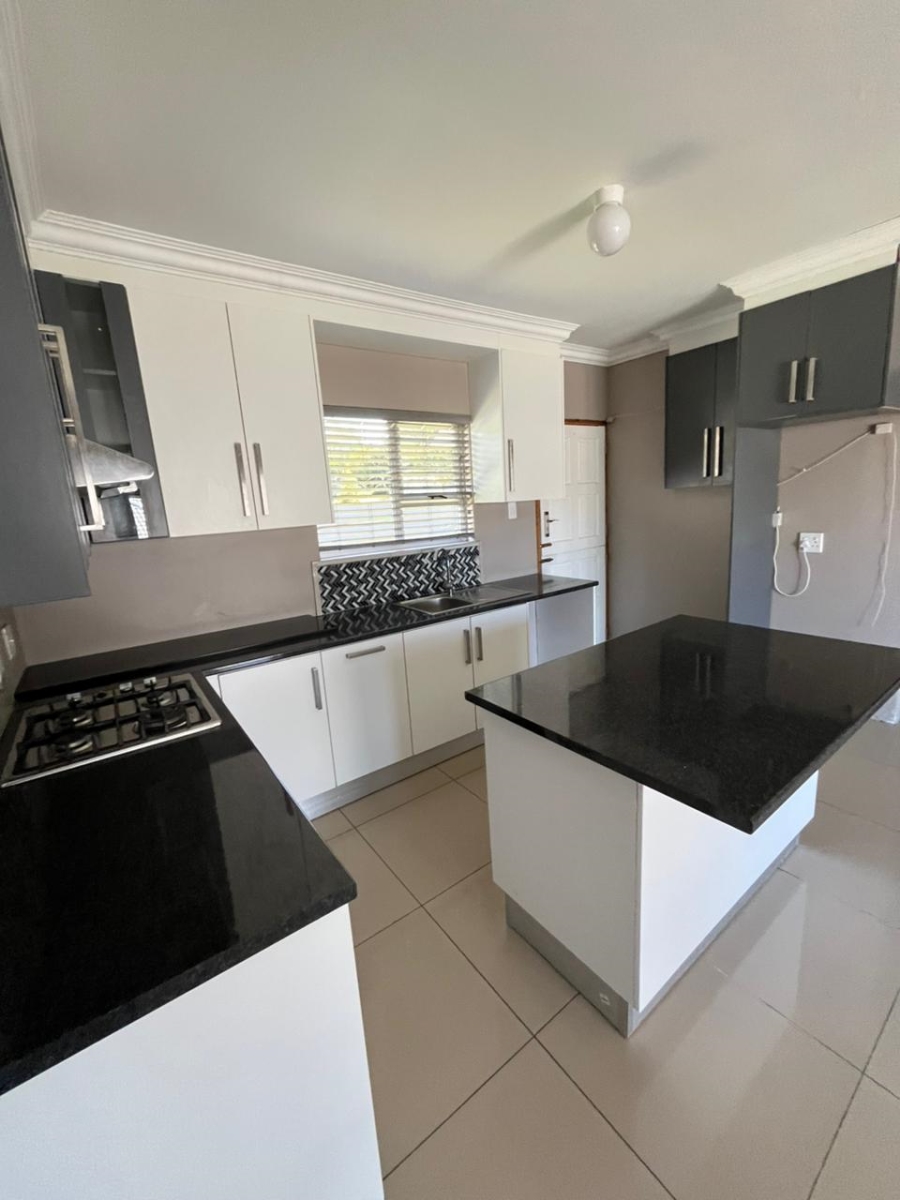 4 Bedroom Property for Sale in Abbotsford Eastern Cape